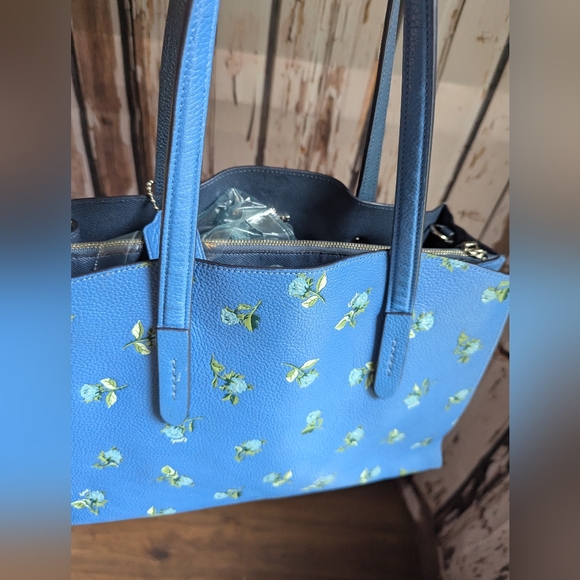 Coach Charlie Carry all and wallet set - Picture 6 of 16